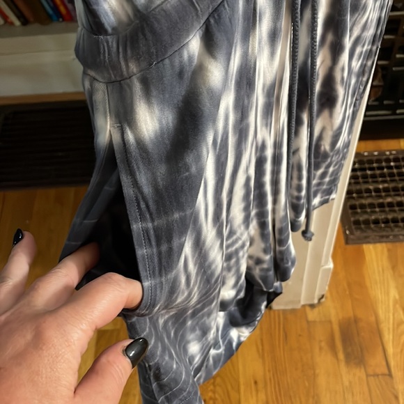 Cloth & Stone Romper Large Tie Dye 3/4 Sleeve Shorts Drawstring Waist - Picture 3 of 6